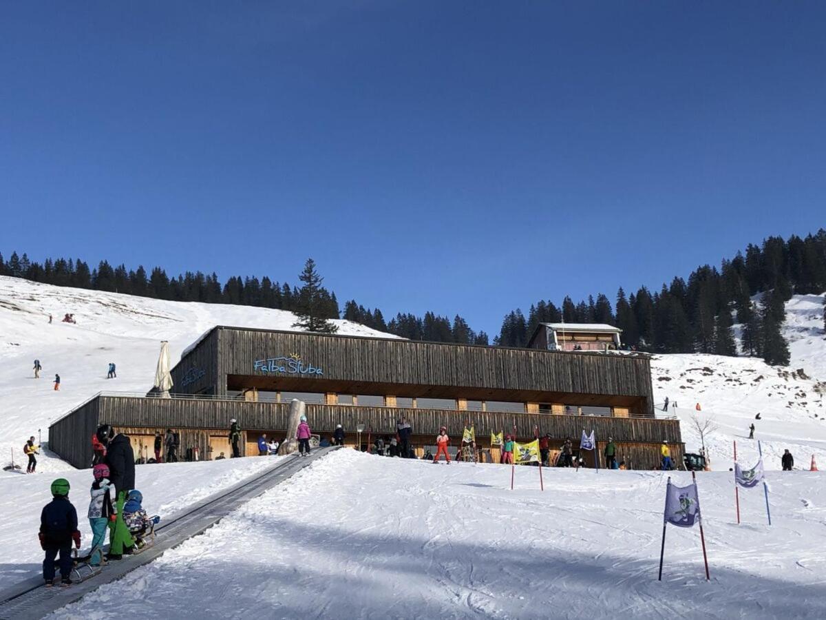 Walli Laterns - Ski Und Bergvergnuegen Direkt Vor Der Haustuer Exterior photo