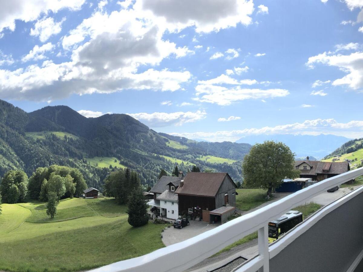 Walli Laterns - Ski Und Bergvergnuegen Direkt Vor Der Haustuer Exterior photo